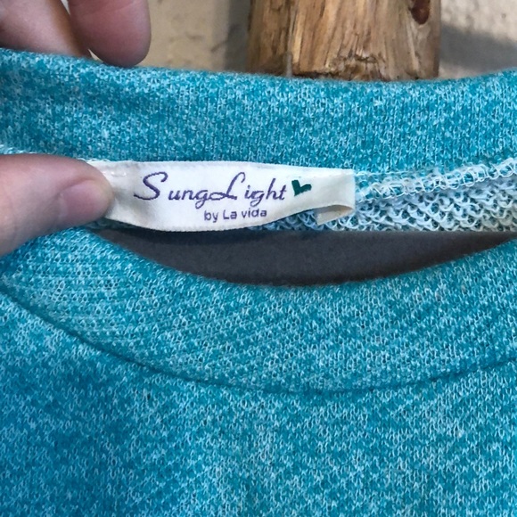 Soft, turquoise long sleeve sweater - Picture 3 of 3